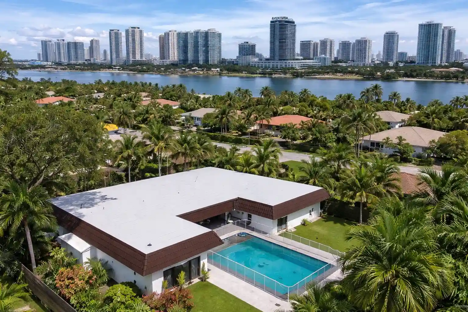 Why Coastal Homes in Florida Need Special Roofing Systems